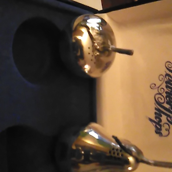 Shakers - Picture 3 of 6